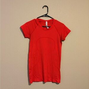 Lululemon orange tee